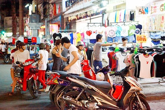 Nguyen Trai shopping street