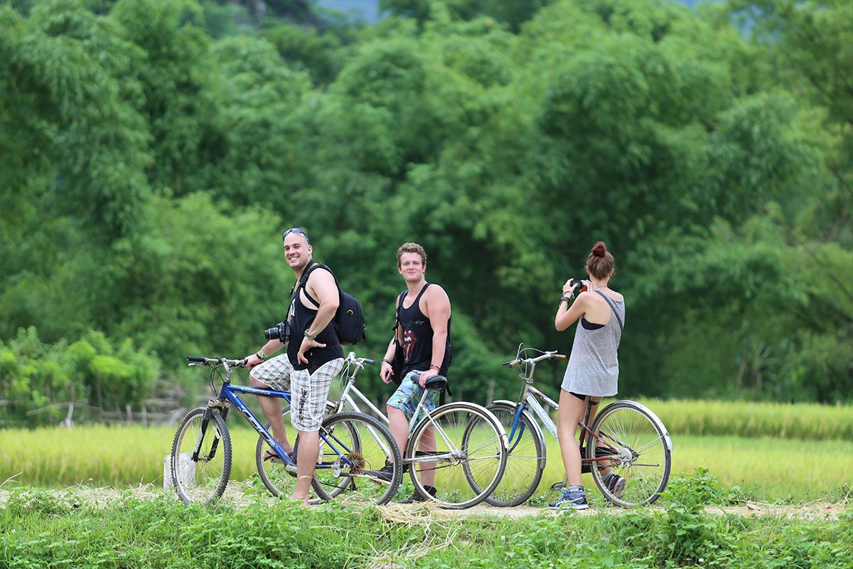 travel vietnam by bicycle 