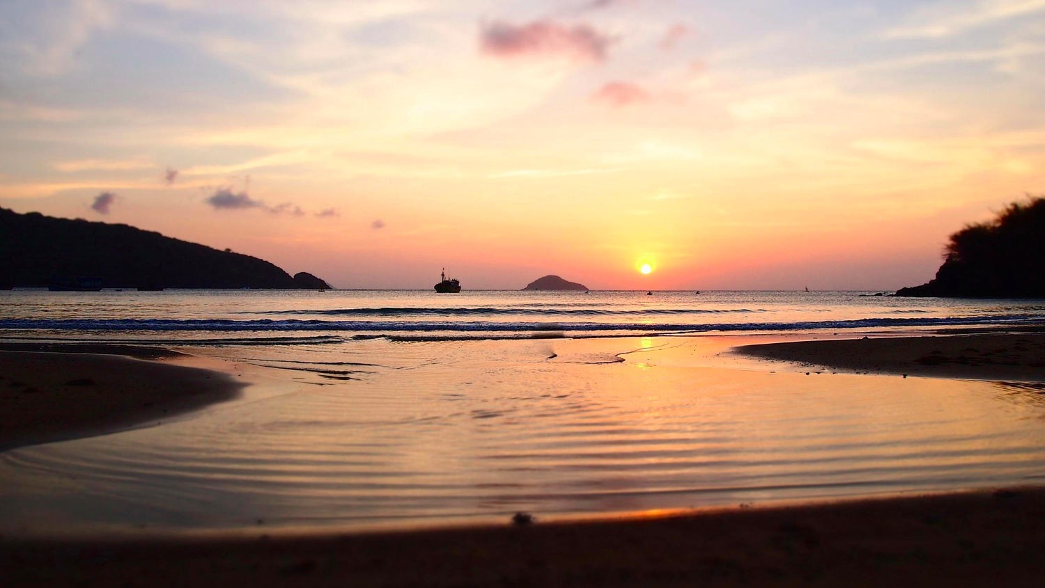 Dam Trau Beach and sunset 