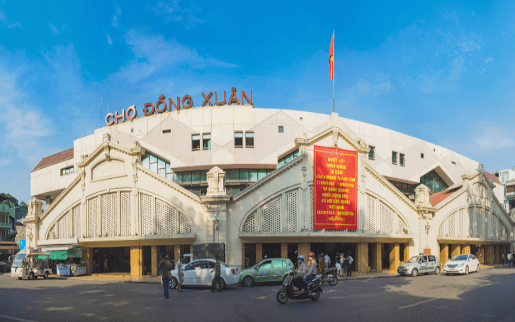 Dong Xuan market gate