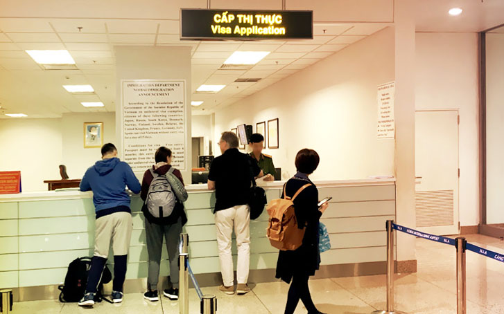 visa counter at Noi bai airport in hanoi