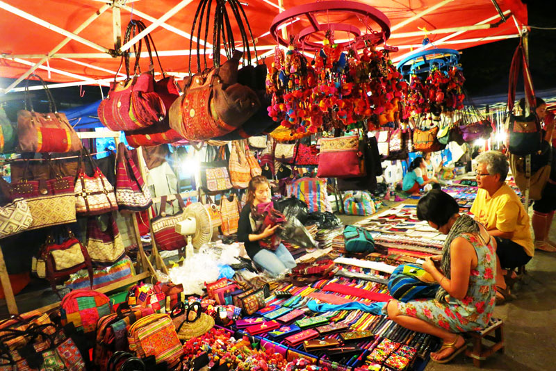 Hanoi night market 