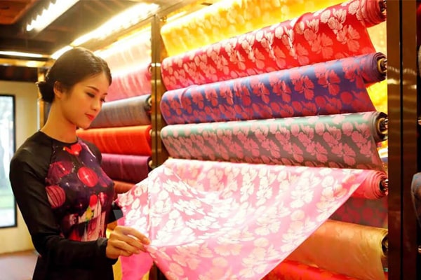 Vietnamese silk products