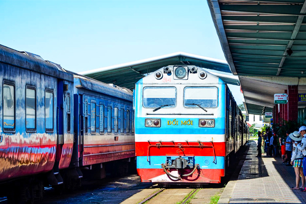 Train from Hanoi to Ho Chi Minh City 