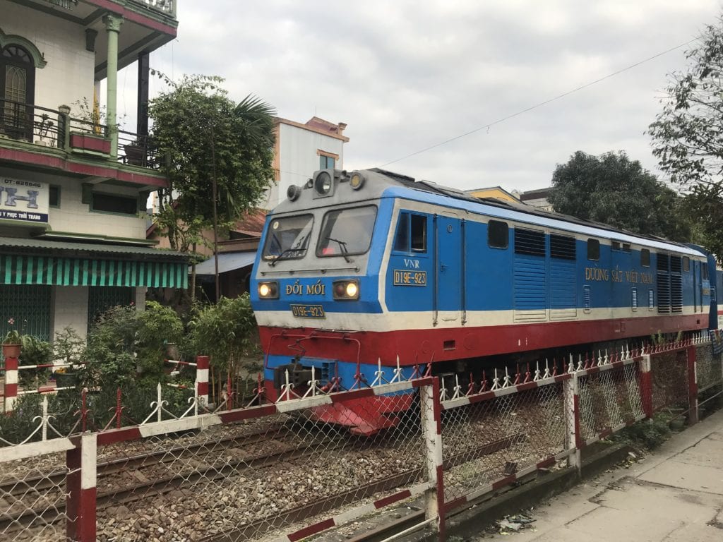 travel vietnam by train 